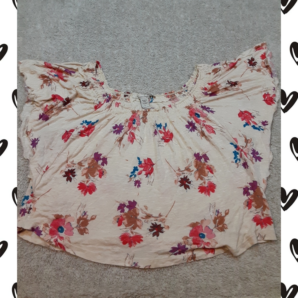 American Rag Adorable Flowy Floral Top NWOT L